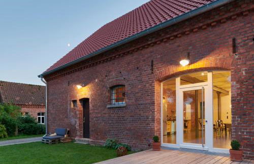 re~barn - Modern Country Stay - Photo 40