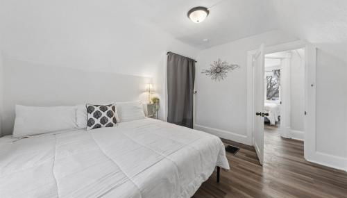 Updated 3-Bed Off Como Lake on Charming Cul-De-Sac - Foto 4