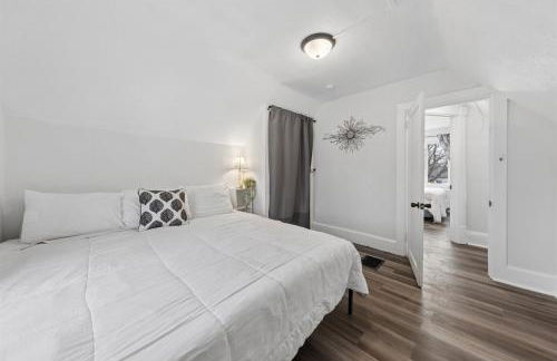 Updated 3-Bed Off Como Lake on Charming Cul-De-Sac - Foto 4