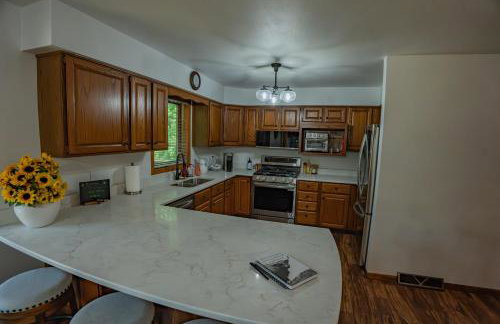 Whispering Woods Estate - Relax, Recharge, Connect - 12 wooded acres, 3 Bedrooms, 3 Baths, sleeps 10 - Foto 33