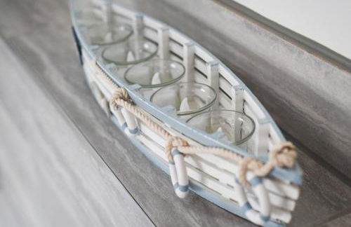 LONG TERM STAY SPECIAL OFFER AVAILABLE! 5-Bedroom Spacious, Stunning Design, Sociable Areas & Cosy House Near South Downs Park, Sleeps 11 with GAMES Room, PRIVATE PARKING and GARDEN - by Blue Puffin Stays - Foto 72