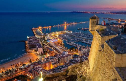 COSY 3 BED APT 200m FROM BEACH WiFi - Photo 22