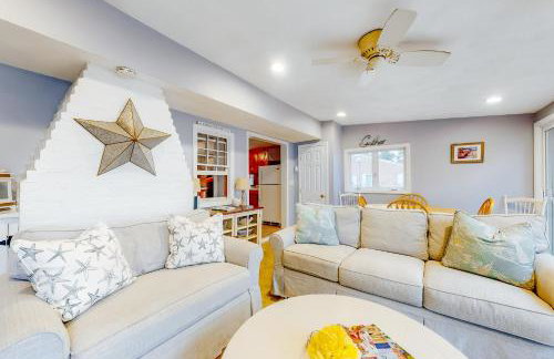 Cape Cod Beach Cottage - Foto 1