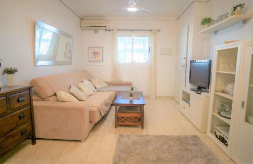 Spacious ground floor apartment overlooking the beautiful communal pool - Foto 27