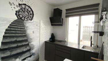 Modern Art Apartment 50m to the Beach - Foto 2