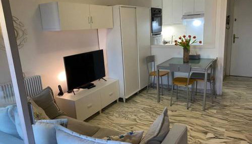 Sea View Apartment - Private Parking, Swimming Pool, Air Conditioning - Foto 5