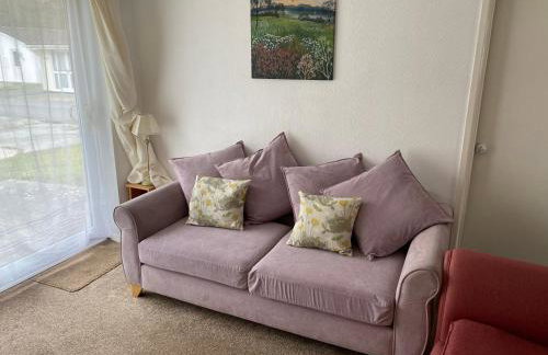 Light and bright 3 bedroom bungalow in Cornwall - Photo 6