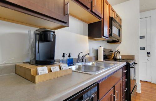 Apartment With King Bed In Downtown Louisville - Foto 10