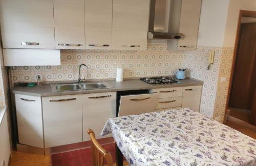 Spazioso e completo appartamento con 3 camere, 2 BAGNI, fino a 8 posti letto - Foto 8