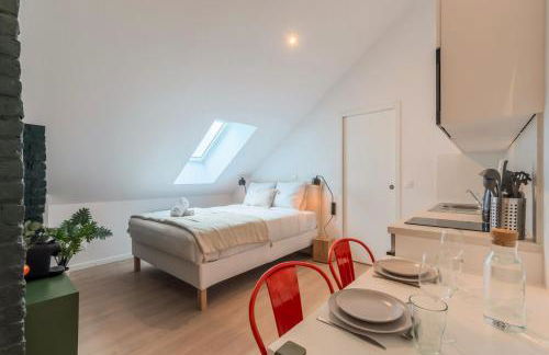 Studio sous les combles côté cour, parking gratuit - Foto 1