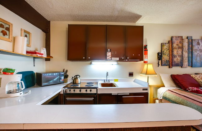 46SLL - Convenient - Economical - WiFi - Sleeps 2 - Foto 5