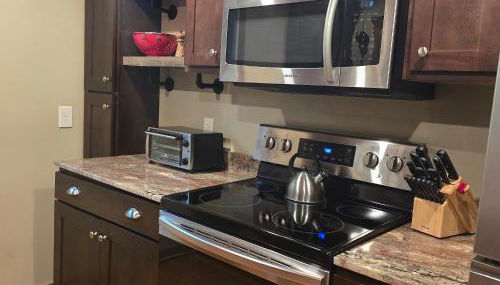 Couples Getaway Cabin with a Loft - Firepit - Creek - Foto 3, stove, toaster