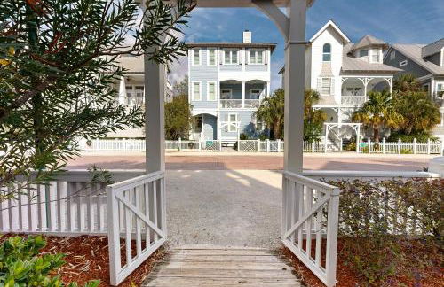 Luxury cottage with pools & multiple decks, 1/2 block to beach - Foto 3