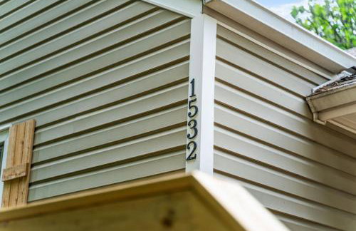 Next to Expo, 5 beds, Hot-tub, corn hole, pets! - Foto 47