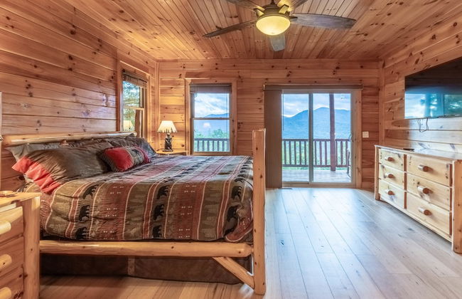 Luxury 4200 Sqft Log Cabin on 50 Acres Sleeps 16 - Foto 12