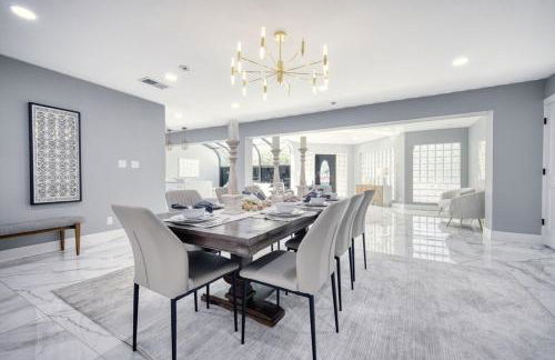 Riverbend Yacht Retreat Waterfront Villa with Pool - Foto 17