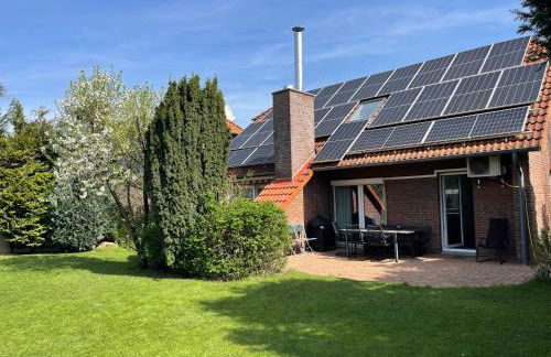 Modern House Gehrden auf 2 Etagen, Nice Garten, Barbecue, Contactless Check-in, free parking - Foto 119