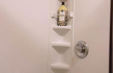 private & Quiet unit D Bed & bath - Foto 7