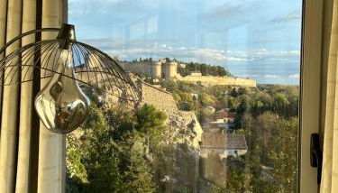 Charmante PETITE MAISON avec vue panoramique, en centre historique, proche d'Avignon, ancienne, rénovée, climatisée, terrasse, parking public gratuit - Foto 5
