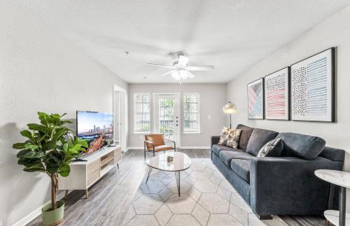 Spacious 2BR King Suites w Pool, Gym, Laundry - Close to Downtown - Foto 33