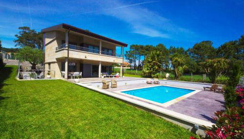 Beautiful Villa With Pool and sea Views and Only 400m From the Beach - Foto 1