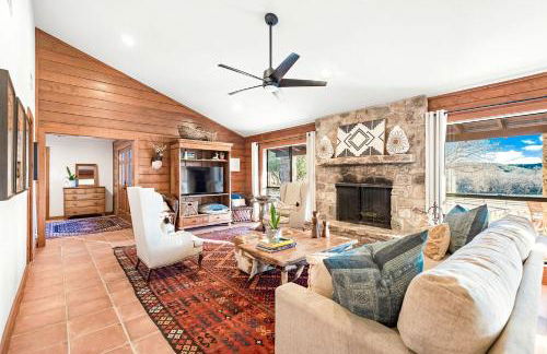 Impressive Modern Cabin with Beautiful Interior and Exterior in Ingram, Texas - Foto 16