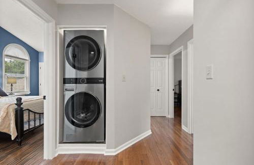 5 Minutes from Hospitals and UK! - Photo 5