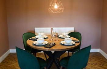 The Coach House at Wenvoe Manor, Cardiff - Photo 41