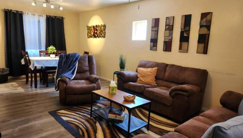 2-bed condo, cook-ready kitchen, and laundry, 5-8 minutes from University of Arizona and downtown Tucson - Foto 1