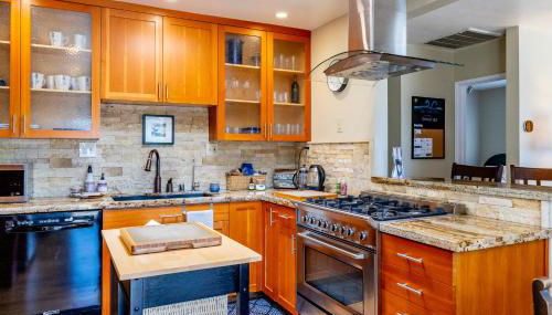 Seaside Garden Escape, A Stroll to the Beach! - Foto 2