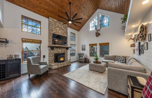 Creekside Cabin - Pup-Friendly with AC - Foto 10