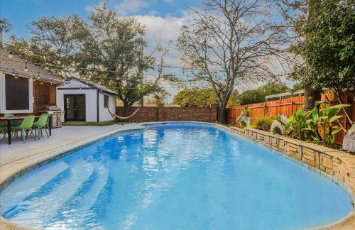 Luxurious 5 Bedroom Retreat with Pool - Foto 35