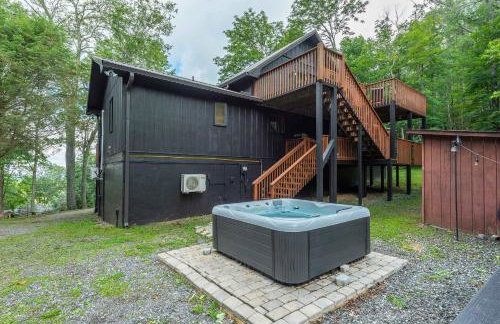 6 Br Cabin Hot Tub Fire Pit Min to Hatley Pointe - Foto 57