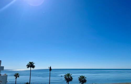 BEACHFRONT Penthouse Luxury - Photo 62