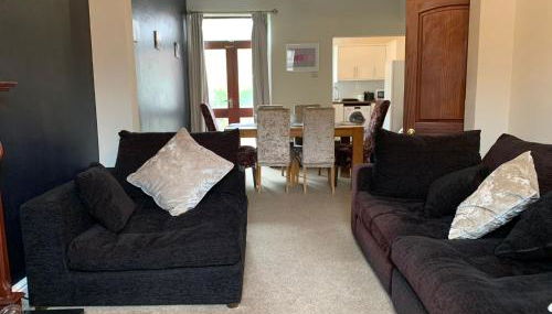 Beautifully Styled 2BR Home with Garden - Foto 3