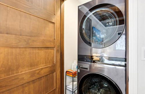 Cobalt Cabin by Tahoe Getaways - Beautifully Remodeled Pet Friendly 3 BR with Hot Tub & EV - Foto 21