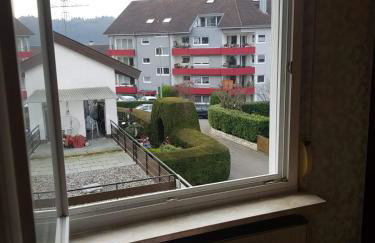 Sonnige ruhige Dachzimmer inkl WIFI plus Kaffee mit WG Dusche und neuer Küche - Foto 4