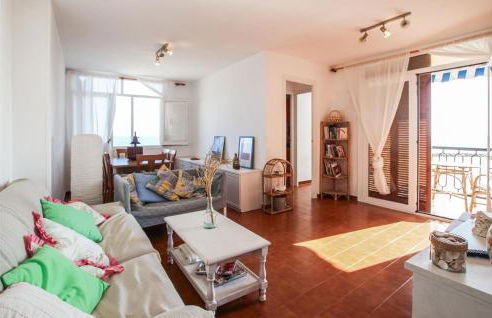 4 Bedroom Lovely Apartment In Cunit - Foto 3