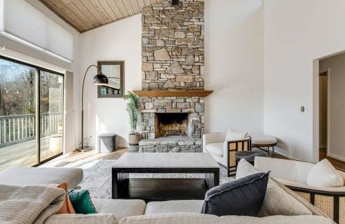 Lakeside Serenity Mnt Views Decks Foosball - Photo 41