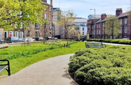 The Gardners apartment in City centre with parking - Foto 26