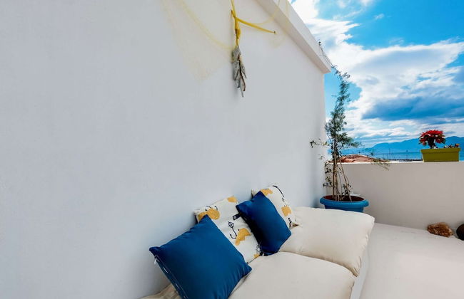 Astra Holiday Home in Aegina Island With Gorgeous Sunset Views - Photo 24