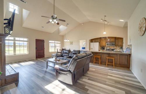 Central Bentonville Home with Fenced Yard! - Foto 5