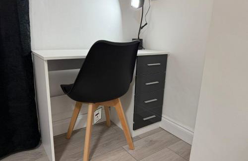 Cosy Six Bedroom House in Bedford Town - Foto 46