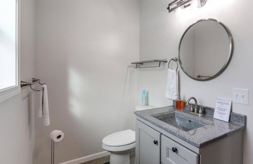 Patio and Parking! Modern Bunkhouse Near Lake Erie - Foto 21