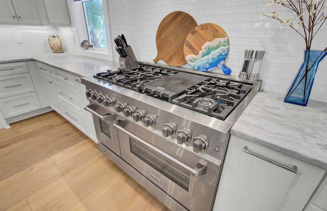 Walk to the Beach + Private Pool, Rooftop Terrace, Balcony 3602 Cameron - Foto 12