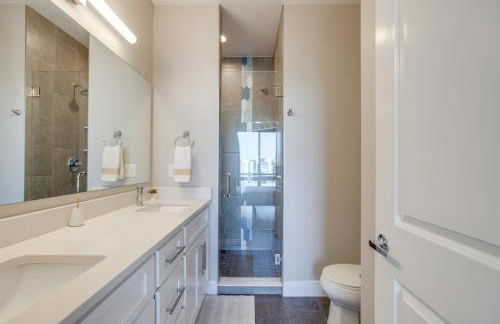 Rooftop Deck and Hot Tub Walkable Denver Townhome - Foto 16