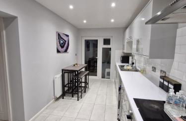 Cosy Four Bedroom Home - Foto 19