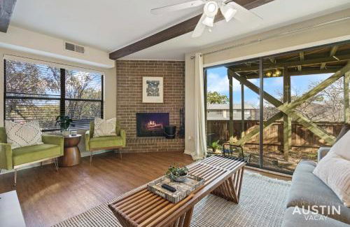 Walk to Zilker Patio w a View Elevated Balcony - Photo 10