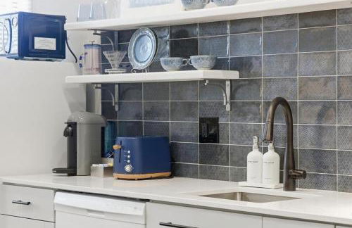 The Ma Rainey Glam King Studio in LaVilla Pool - Foto 26