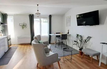 La porte Bleue - appartement juste rénové - très propre - grand confort - lumineux - calme - centre historique - Foto 1